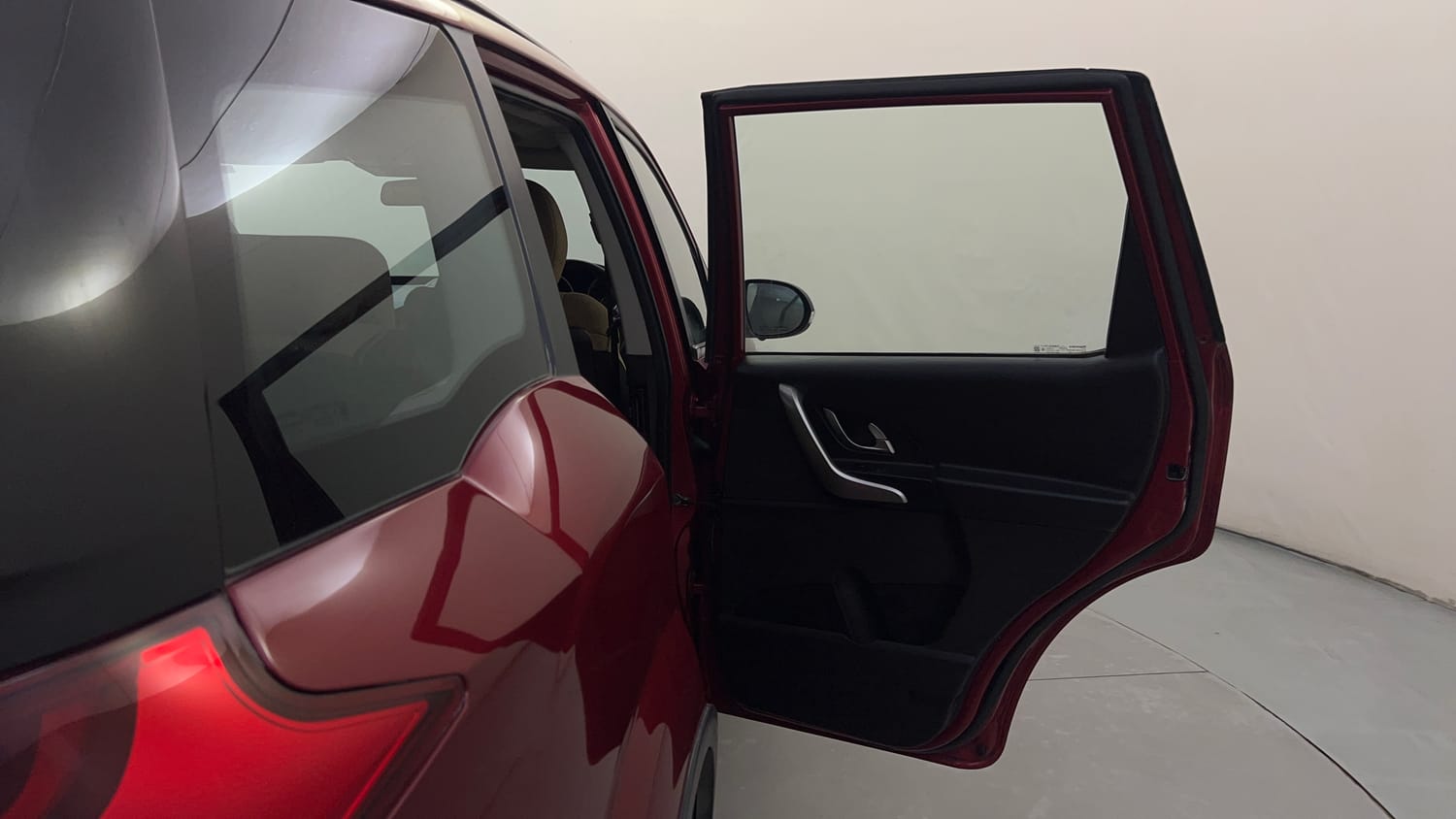 Used 2019 Mahindra XUV500 W9 AT Diesel Automatic interior RIGHT REAR DOOR OPEN VIEW