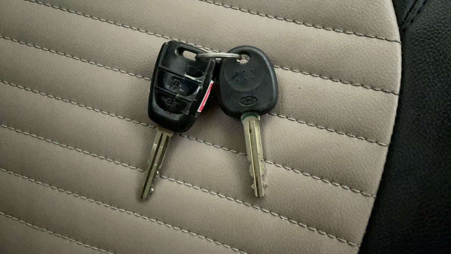 Used 2015 Hyundai Grand i10 Sportz 1.2 Kappa VTVT Petrol Manual extra CAR KEY VIEW