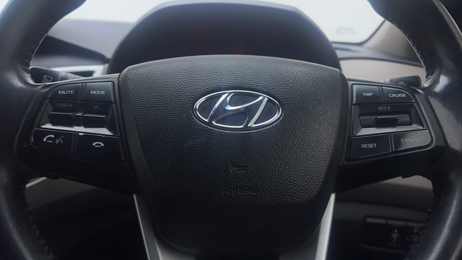 Used 2018 Hyundai Creta SX 1.6 AT Petrol Petrol Automatic top_features Airbags