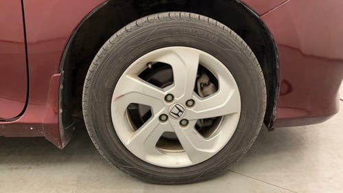 Used 2015 Honda City VX Petrol Manual tyres RIGHT FRONT TYRE RIM VIEW