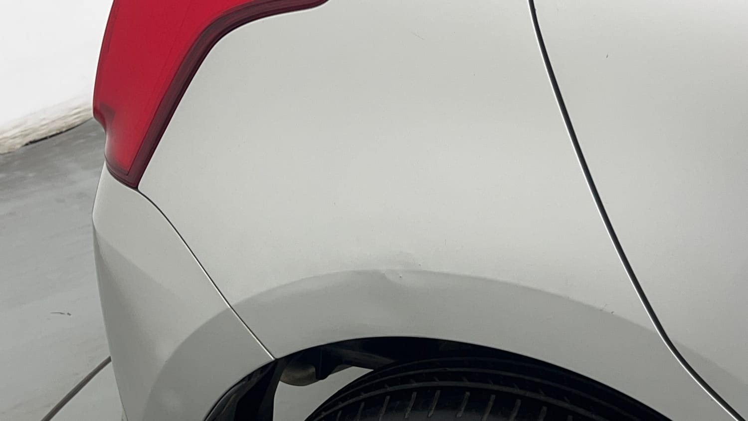 Used 2022 Maruti Suzuki Swift VXi Petrol Manual dents MINOR SCRATCH
