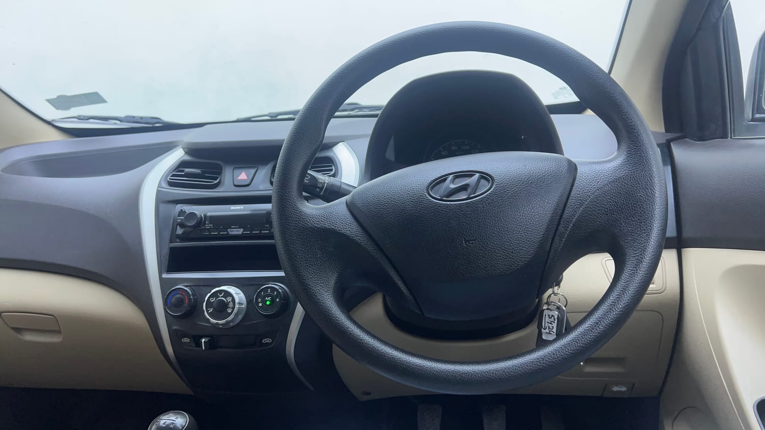 Used 2017 Hyundai Eon Era + Petrol Manual interior STEERING VIEW