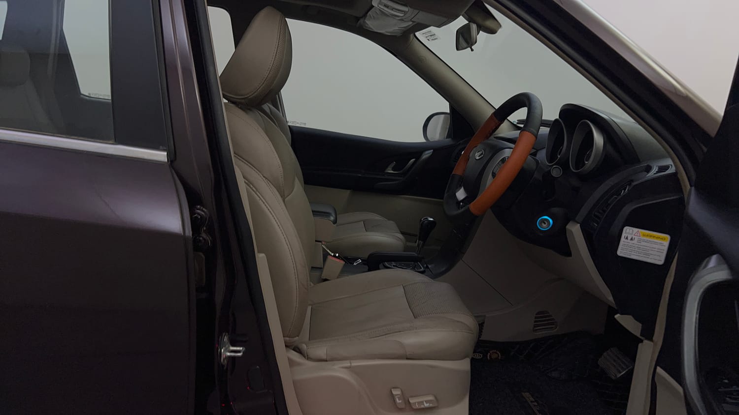 Used 2017 Mahindra XUV500 W10 AT Diesel Automatic interior RIGHT SIDE FRONT DOOR CABIN VIEW
