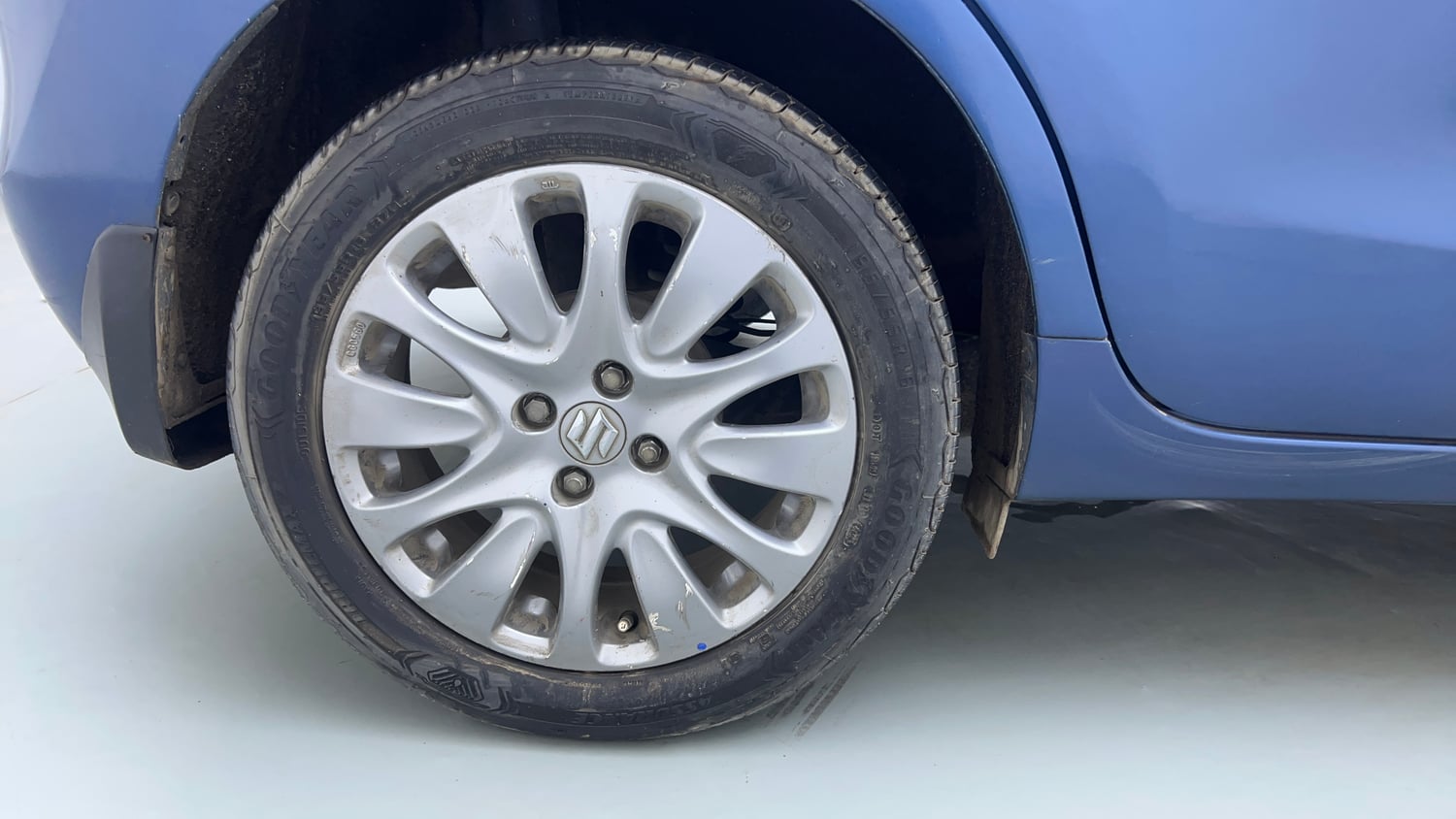 Used 2018 Maruti Suzuki Baleno Alpha Petrol+CNG (Outside Fitted) Cng Manual tyres RIGHT REAR TYRE RIM VIEW