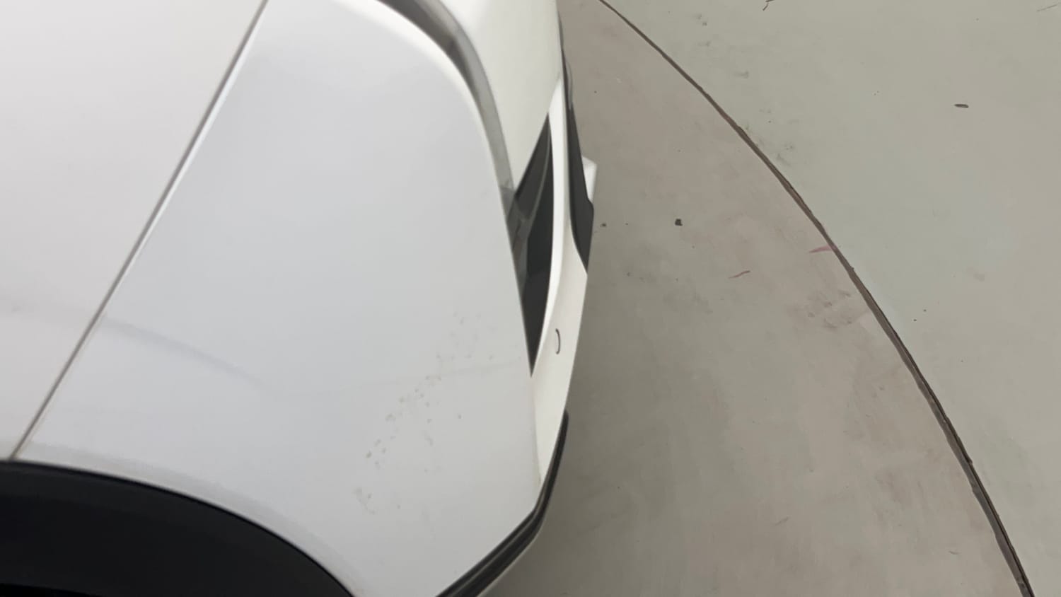 Used 2024 Mahindra XUV 300 W8 (O) 1.2 Petrol Petrol Manual dents MINOR SCRATCH