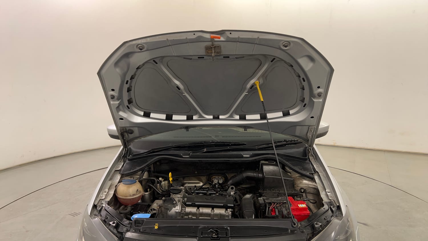 Used 2015 Volkswagen Polo Comfortline 1.2L (P) Petrol Manual engine ENGINE & BONNET OPEN FRONT VIEW