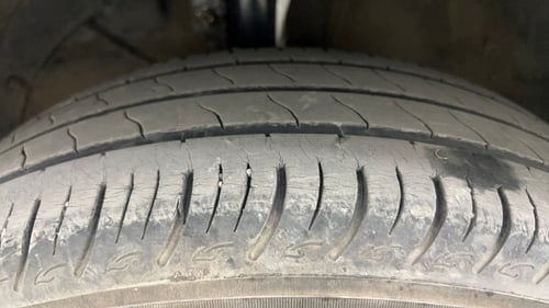 Used 2018 Maruti Suzuki Baleno Delta 1.2 Petrol Manual tyres LEFT FRONT TYRE TREAD VIEW