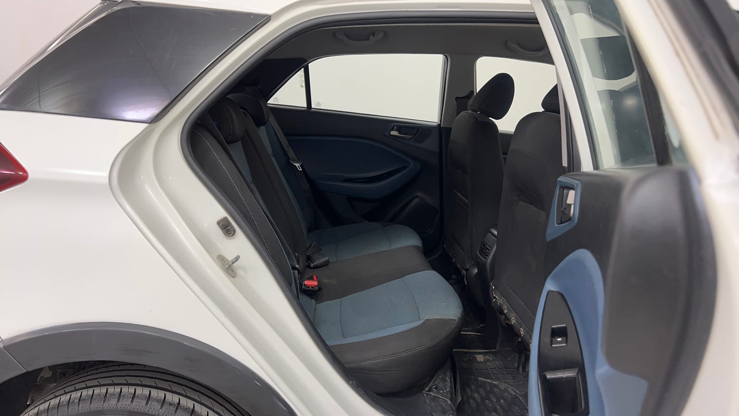 Used 2016 Hyundai i20 Active 1.2 SX Petrol Manual interior RIGHT SIDE REAR DOOR CABIN VIEW