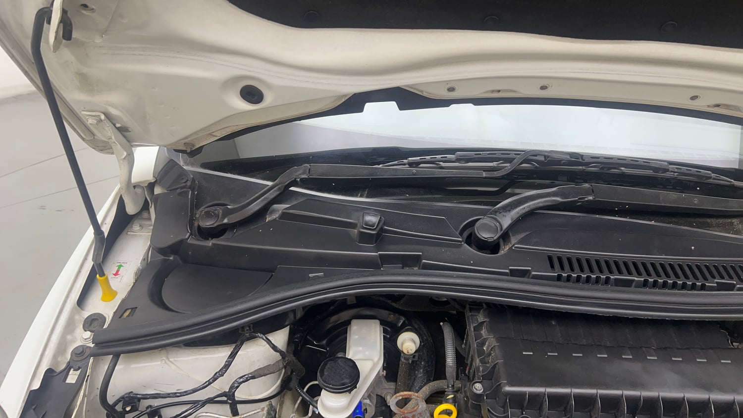 Used 2023 Tata Tiago XE Petrol Manual engine ENGINE RIGHT SIDE HINGE & APRON VIEW