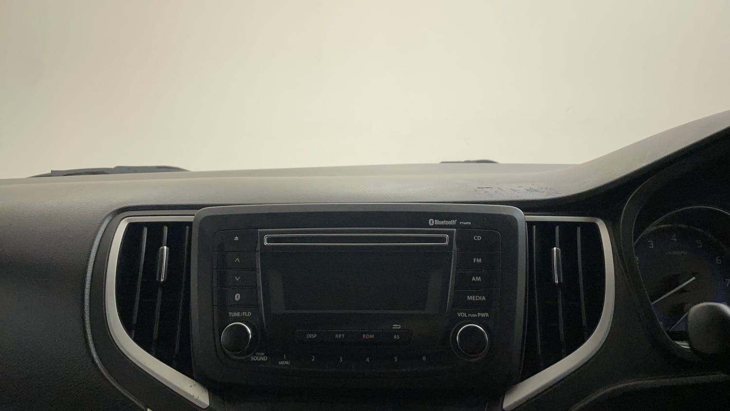 Used 2018 Maruti Suzuki Baleno Delta 1.2 Petrol Manual top_features Integrated (in-dash) music system
