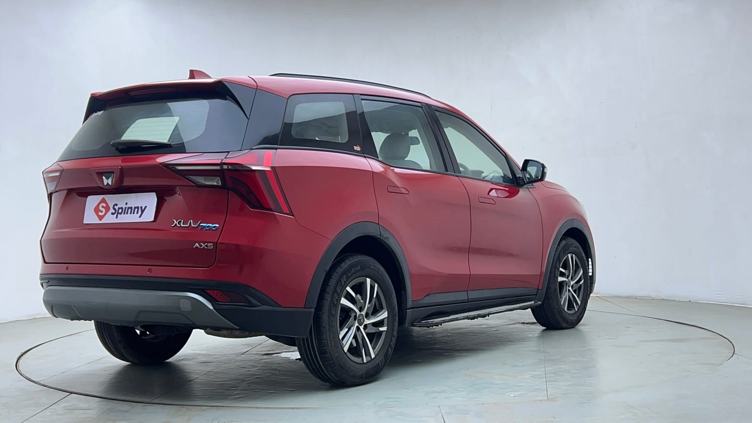 Used 2022 Mahindra XUV700 AX 5 Petrol AT 5 STR Petrol Automatic exterior RIGHT REAR CORNER VIEW