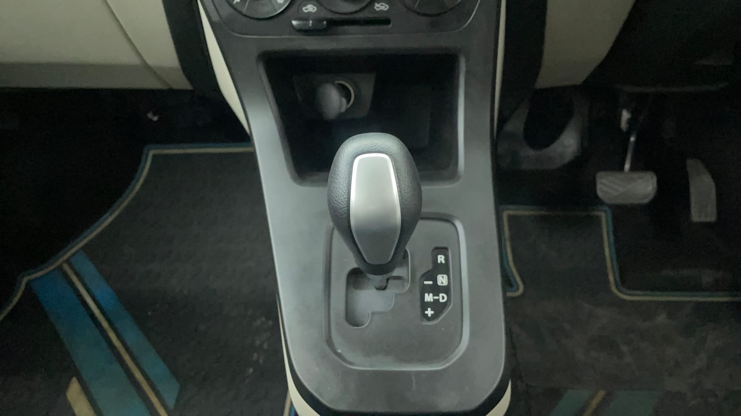 Used 2024 Maruti Suzuki Wagon R VXI 1.0 AGS Petrol Automatic interior GEAR  KNOB VIEW