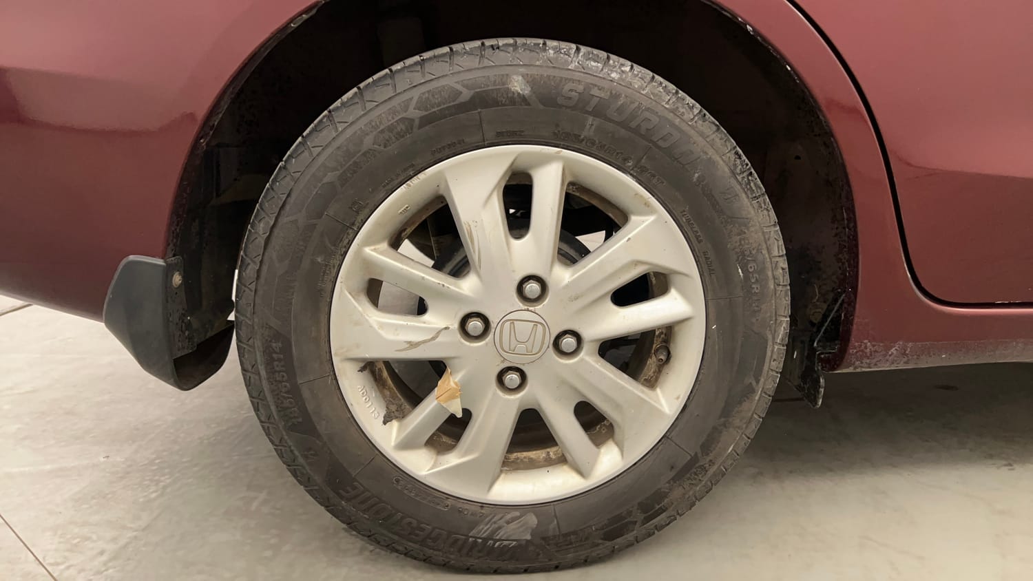 Used 2014 Honda Amaze 1.5 VX i-DTEC Diesel Manual tyres RIGHT REAR TYRE RIM VIEW
