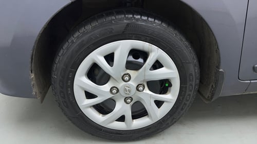 Used 2018 Hyundai Grand i10 Sportz 1.2 Kappa VTVT Petrol Manual tyres LEFT FRONT TYRE RIM VIEW
