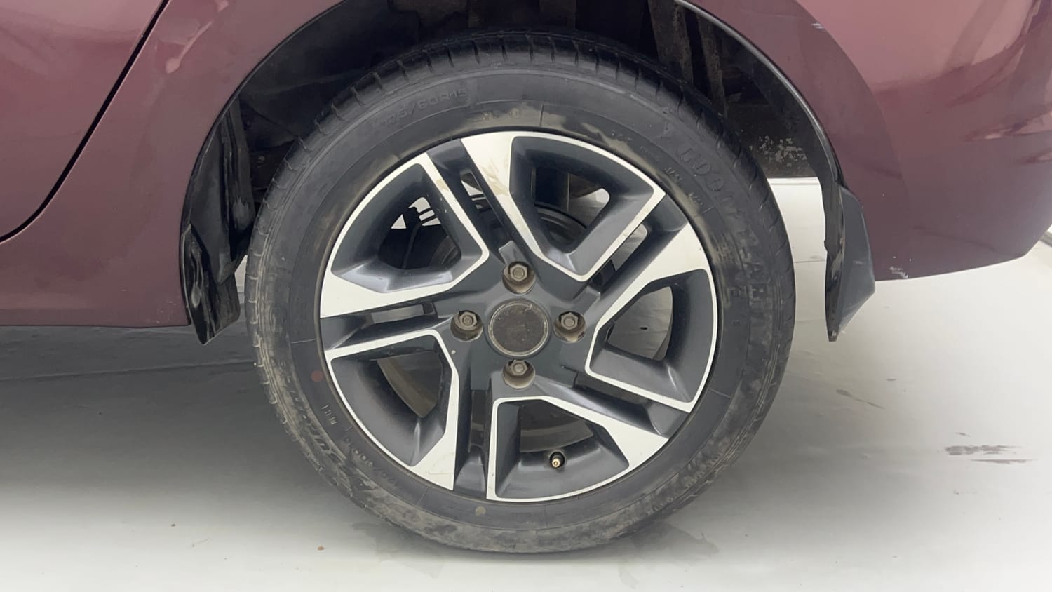 Used 2021 Tata Tigor XZA Plus Petrol Automatic tyres LEFT REAR TYRE RIM VIEW