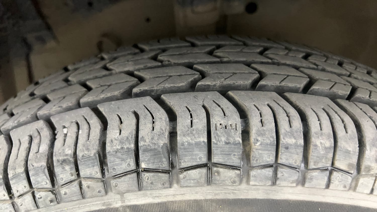 Used 2015 Maruti Suzuki Swift Dzire VXI Petrol Manual tyres LEFT FRONT TYRE TREAD VIEW