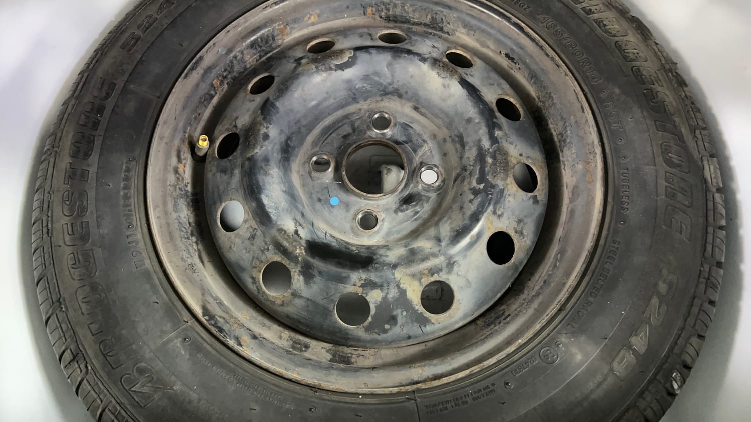 Used 2013 Maruti Suzuki Swift VXi Petrol Manual tyres SPARE TYRE VIEW
