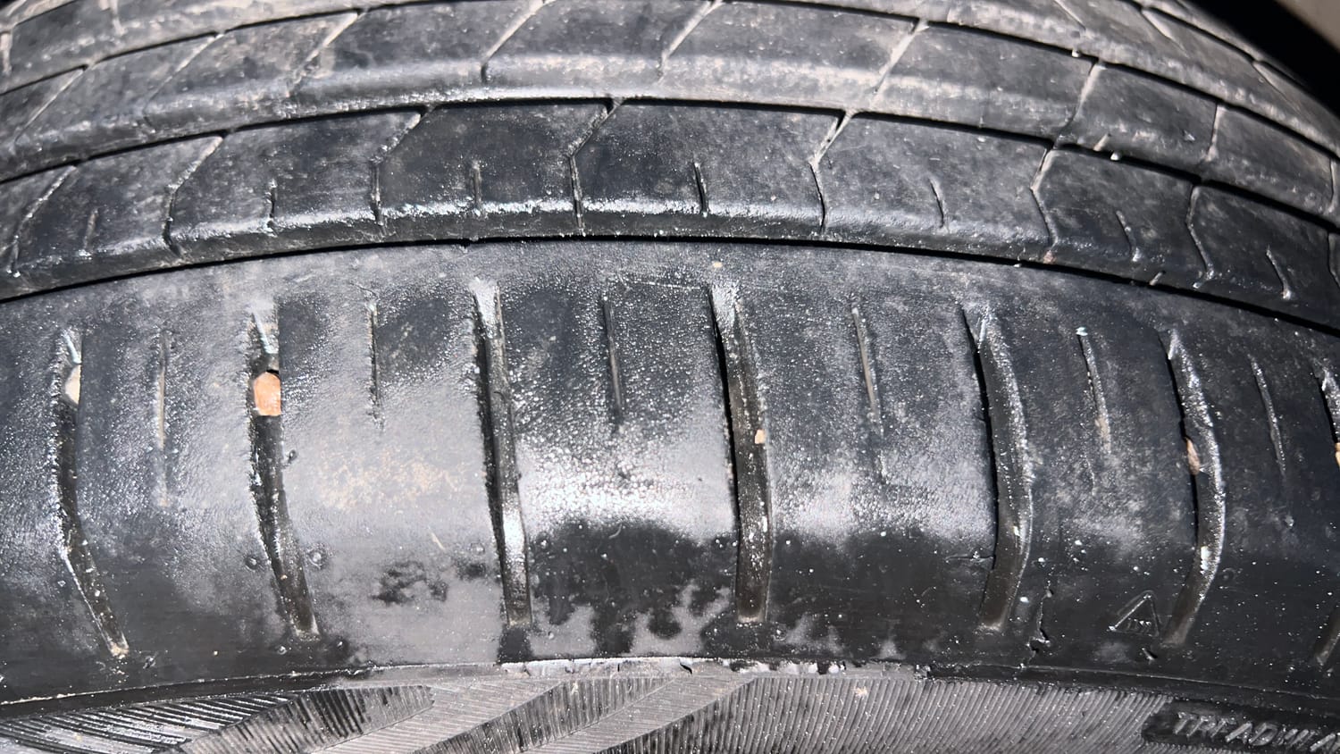 Used 2023 Toyota Glanza V AMT Petrol Automatic tyres LEFT FRONT TYRE TREAD VIEW