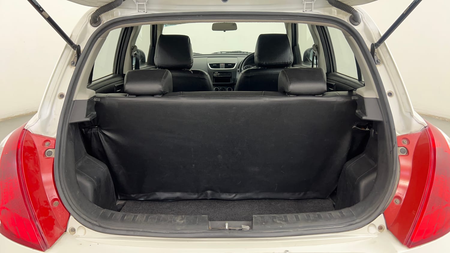 Used 2013 Maruti Suzuki Swift VXi Petrol Manual interior DICKY INSIDE VIEW