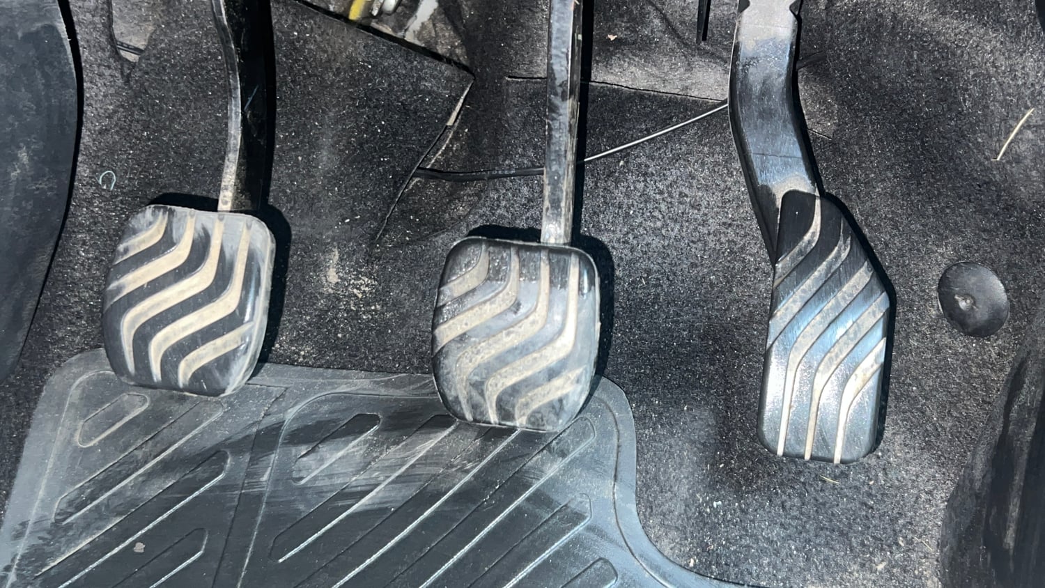Used 2021 Nissan Magnite XE Petrol Manual interior PEDALS VIEW