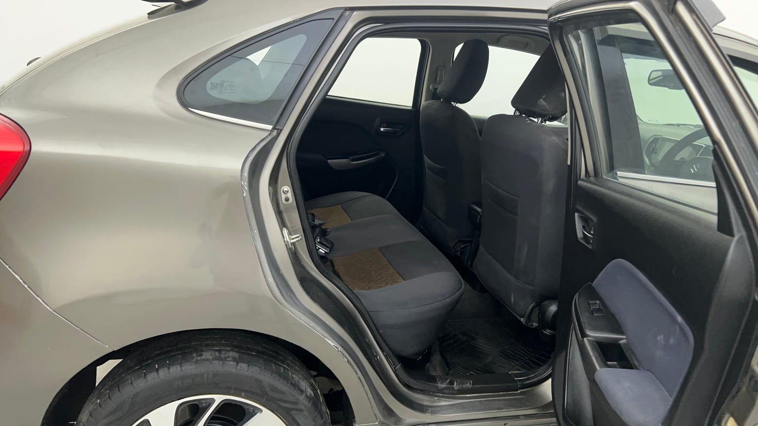 Used 2020 Maruti Suzuki Baleno Zeta Petrol Manual interior RIGHT SIDE REAR DOOR CABIN VIEW