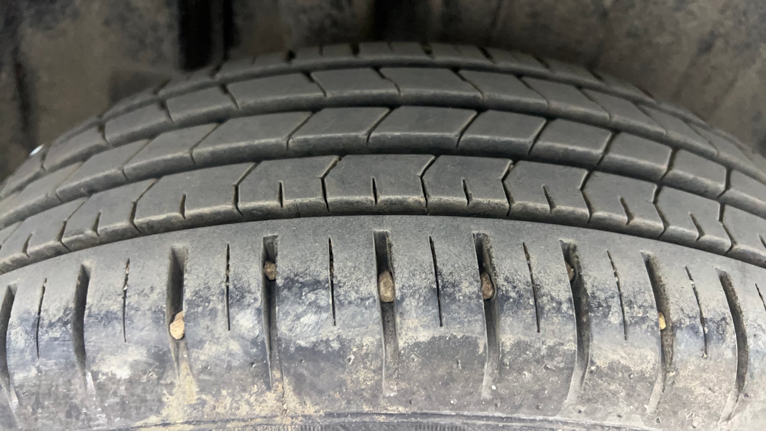 Used 2024 Maruti Suzuki Baleno Zeta AGS Petrol Automatic tyres RIGHT REAR TYRE TREAD VIEW