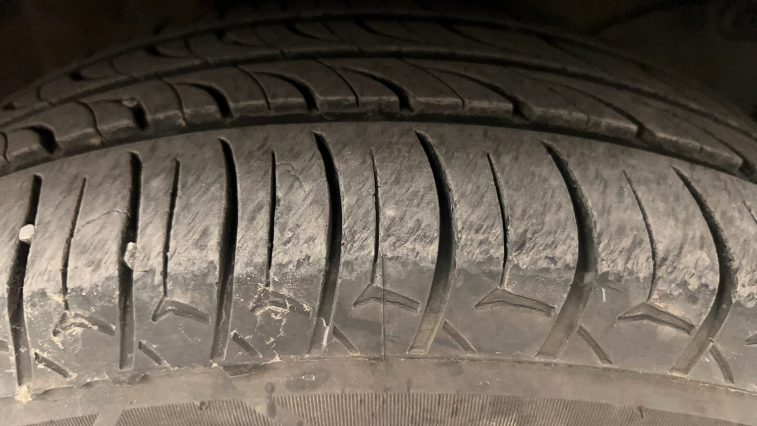 Used 2014 Honda Amaze 1.5 VX i-DTEC Diesel Manual tyres RIGHT FRONT TYRE TREAD VIEW