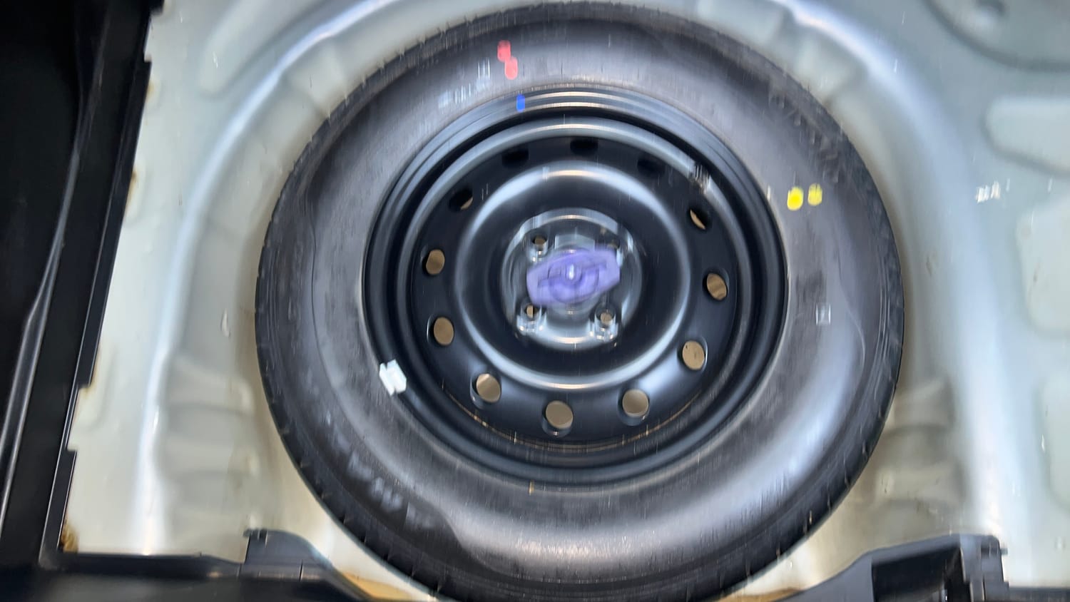 Used 2023 Maruti Suzuki Swift VXi AMT Petrol Automatic tyres SPARE TYRE VIEW