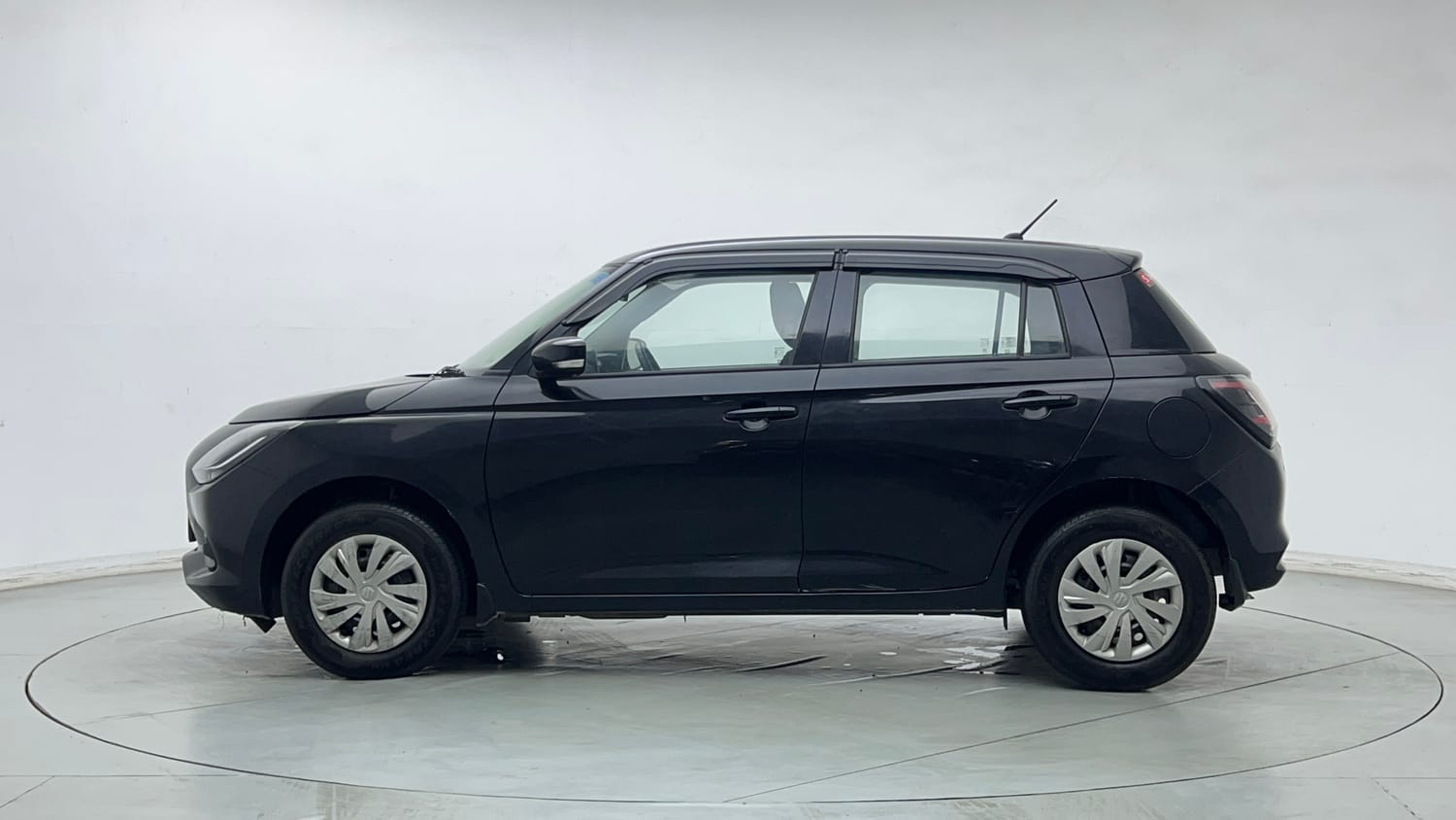 Used 2025 Maruti Suzuki Swift VXi AMT Petrol Automatic exterior LEFT SIDE VIEW