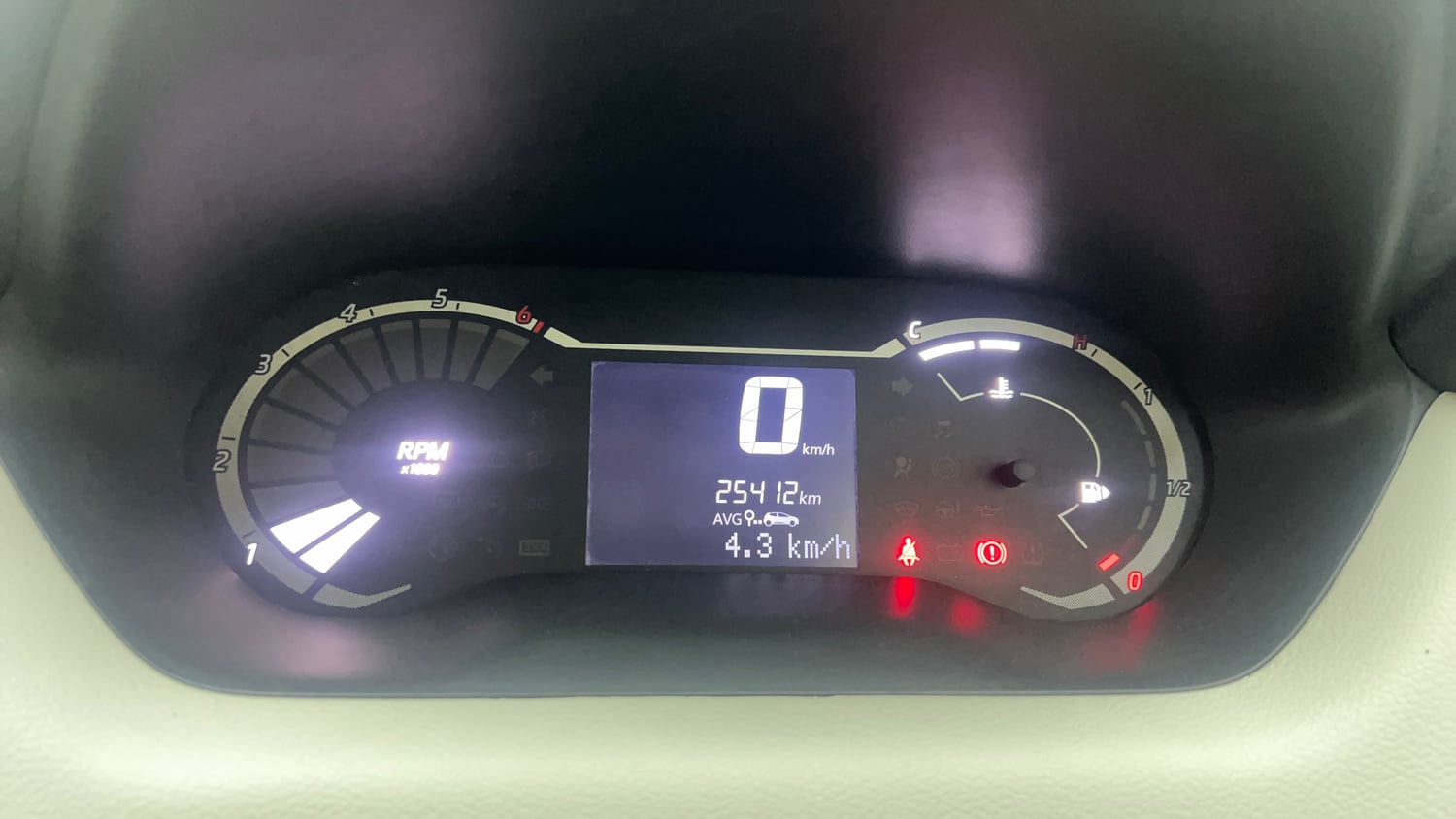 Used 2021 Nissan Magnite XE Petrol Manual interior CLUSTERMETER VIEW