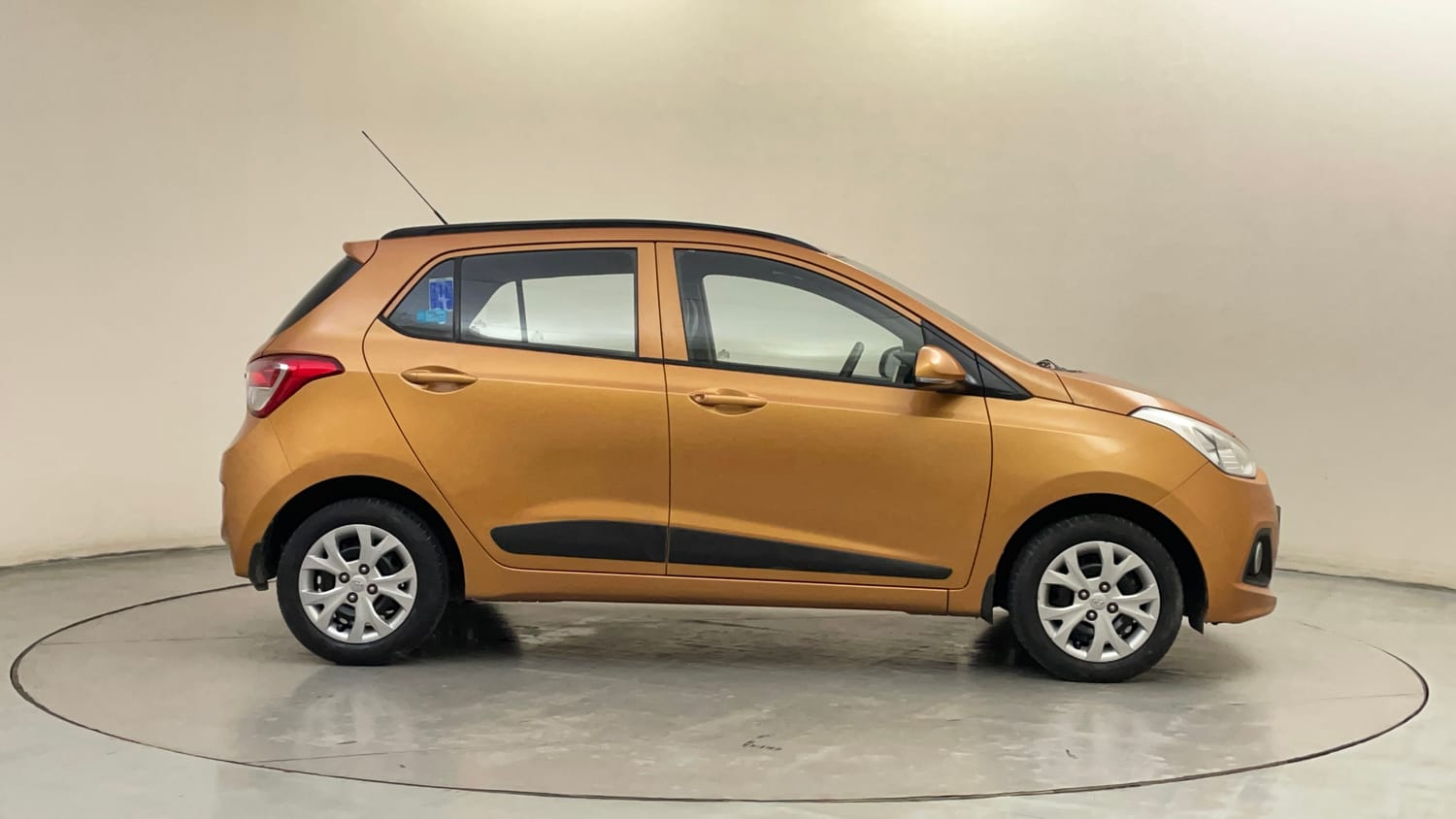 Used 2015 Hyundai Grand i10 Sportz 1.2 Kappa VTVT Petrol Manual exterior RIGHT SIDE VIEW