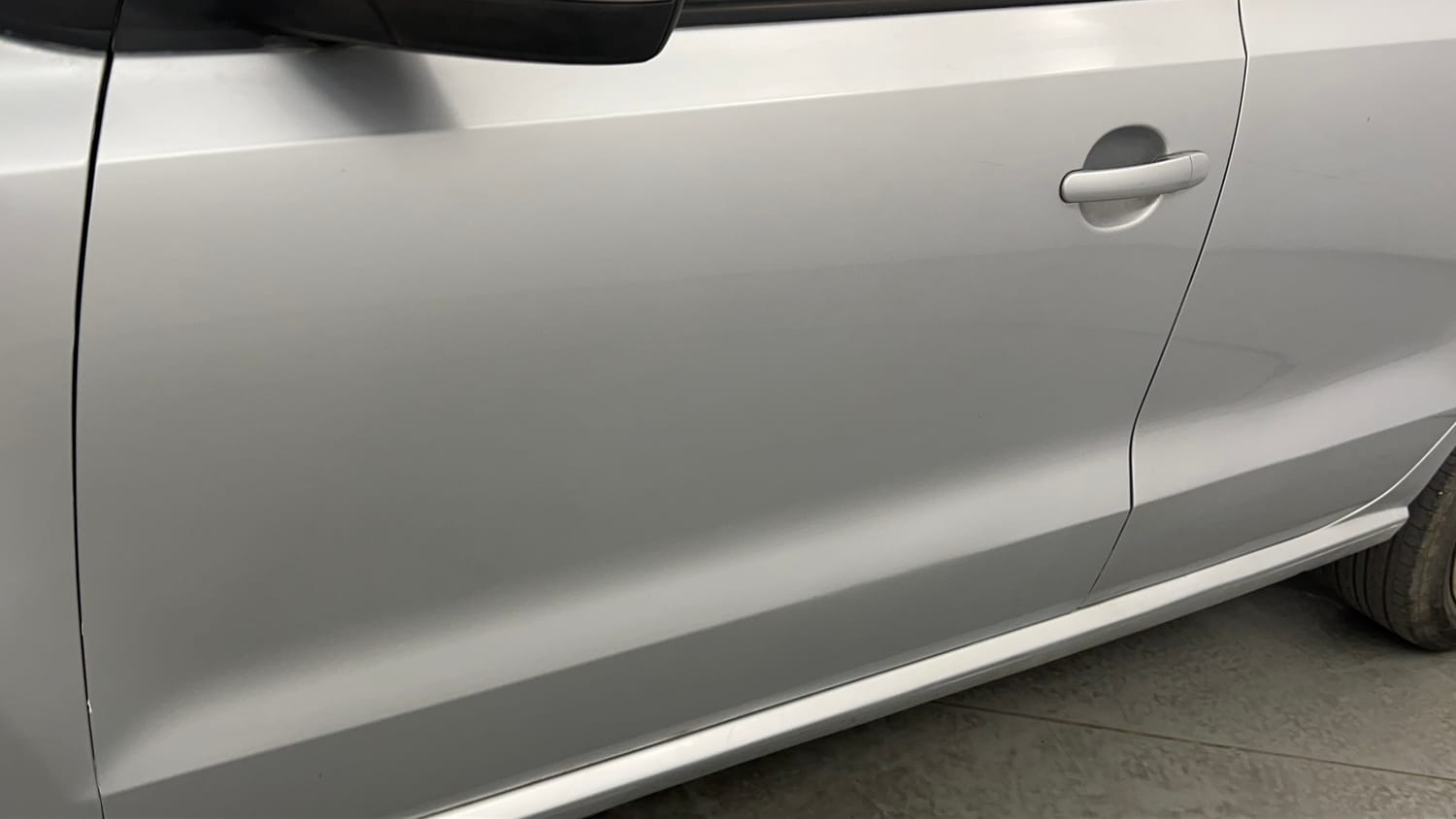 Used 2015 Volkswagen Polo Comfortline 1.2L (P) Petrol Manual dents MINOR SCRATCH