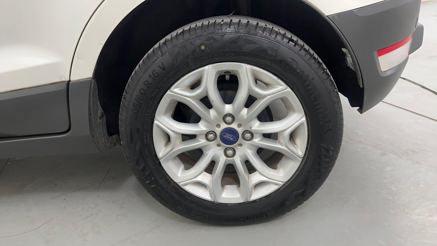 Used 2017 Ford EcoSport Titanium 1.5L Ti-VCT AT Petrol Automatic tyres LEFT REAR TYRE RIM VIEW