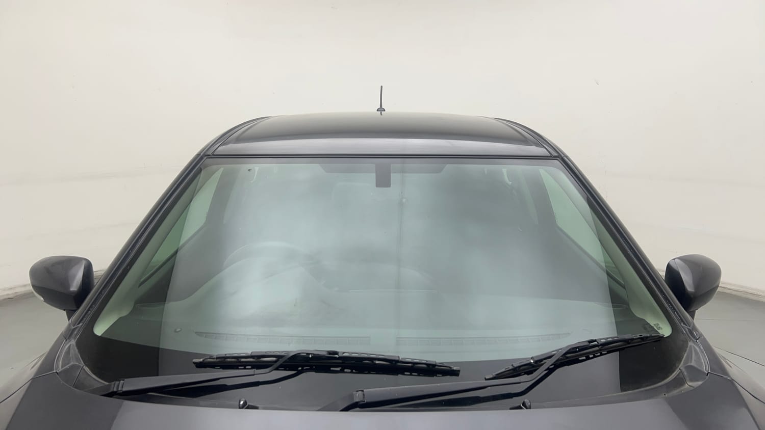 Used 2018 Maruti Suzuki Baleno Alpha 1.2 AT Petrol Automatic exterior FRONT WINDSHIELD VIEW