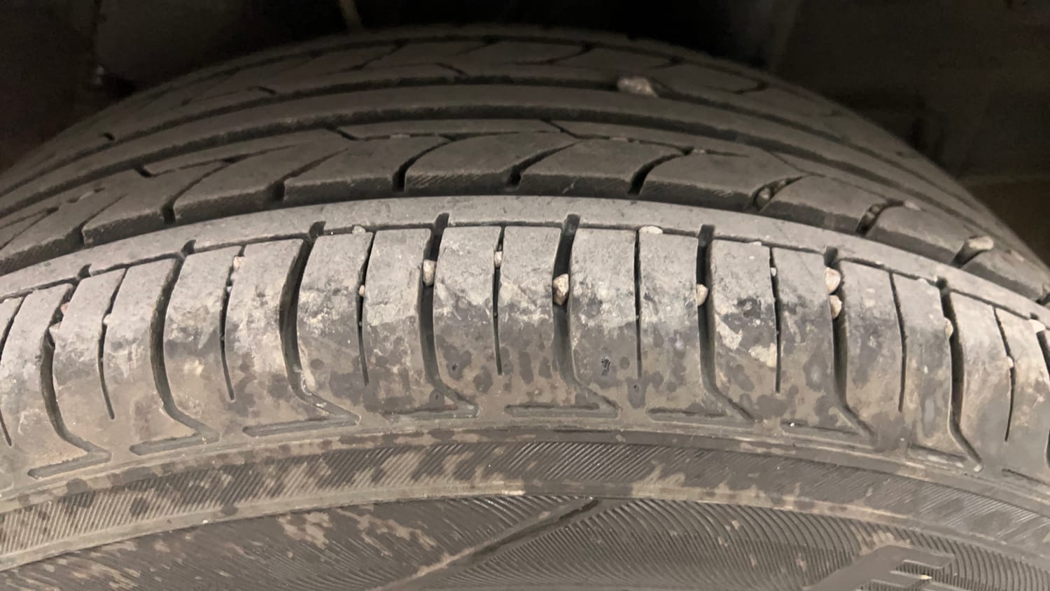 Used 2019 Hyundai Venue SX Plus 1.0 Turbo DCT Petrol Automatic tyres LEFT REAR TYRE TREAD VIEW