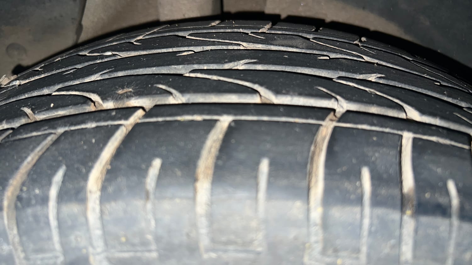 Used 2018 Hyundai Creta SX Plus 1.6 AT Petrol Petrol Automatic tyres RIGHT REAR TYRE TREAD VIEW