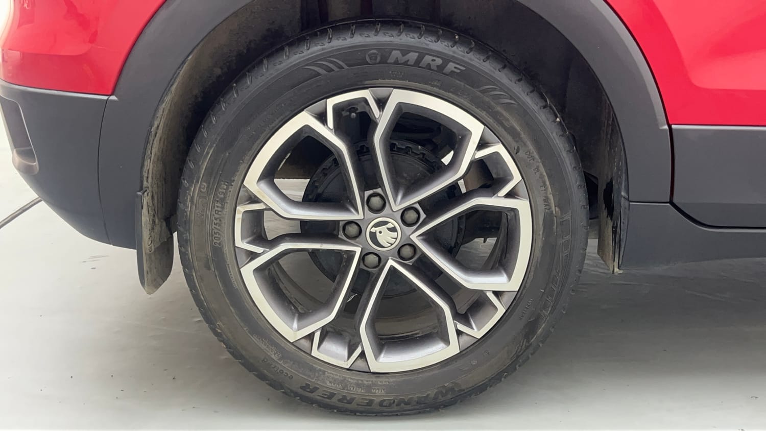 Used 2022 Skoda Kushaq Style 1.0L TSI AT Petrol Automatic tyres RIGHT REAR TYRE RIM VIEW