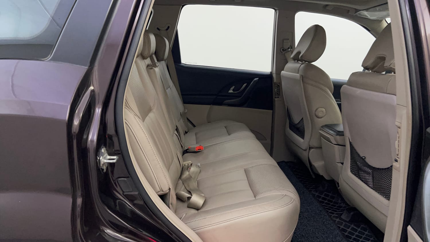 Used 2017 Mahindra XUV500 W10 AT Diesel Automatic interior RIGHT SIDE REAR DOOR CABIN VIEW