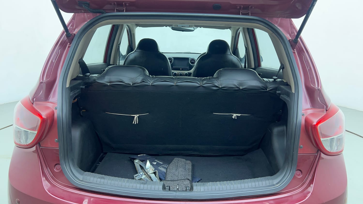 Used 2014 Hyundai Grand i10 Magna 1.2 Kappa VTVT Petrol Manual interior DICKY INSIDE VIEW
