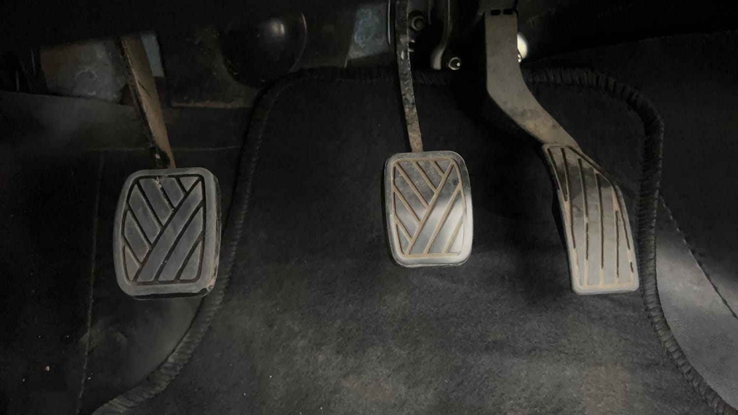 Used 2013 Maruti Suzuki Swift VXi Petrol Manual interior PEDALS VIEW