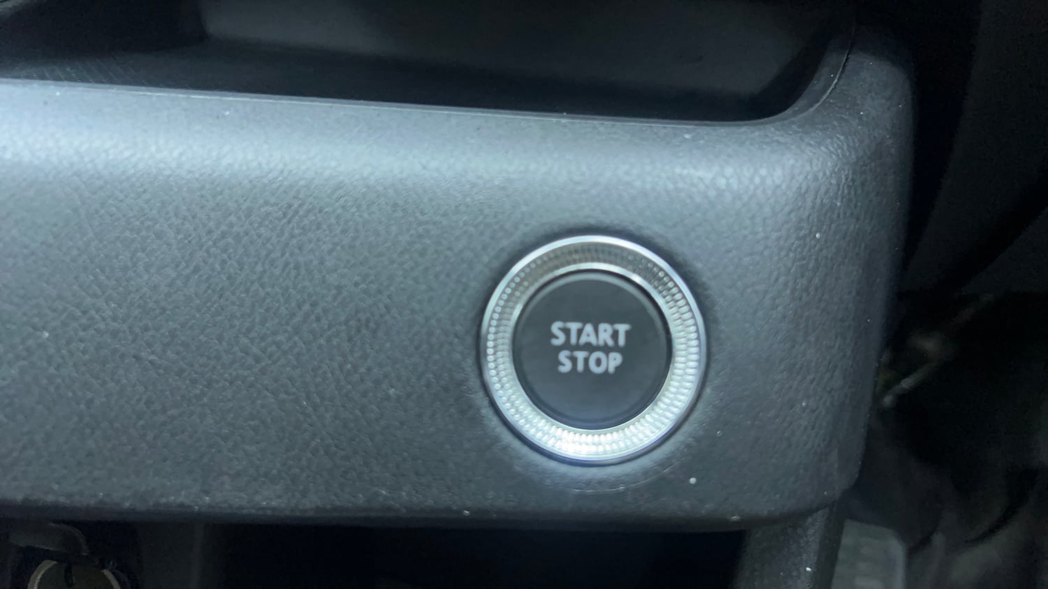 Used 2021 Nissan Magnite XV Premium Turbo CVT Petrol Automatic top_features Keyless start