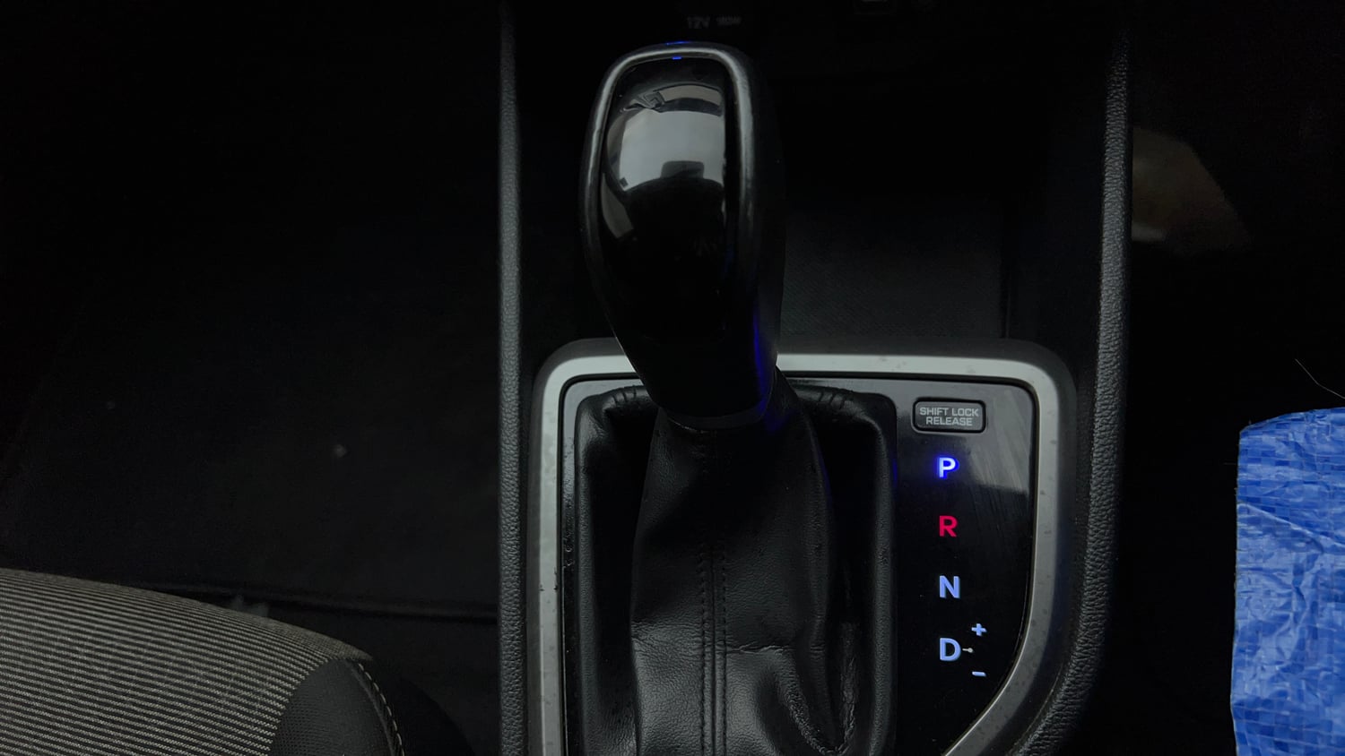 Used 2017 Hyundai Creta 1.6 SX Plus AT Petrol Petrol Automatic interior GEAR  KNOB VIEW