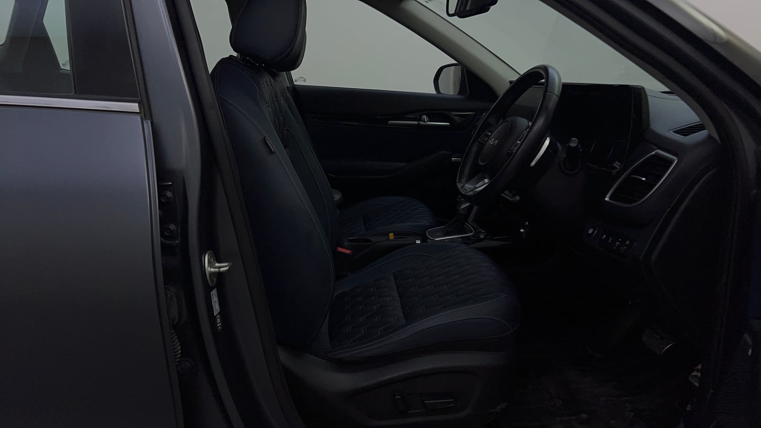 Used 2021 Kia Seltos X Line 1.5 Diesel AT Diesel Automatic interior RIGHT SIDE FRONT DOOR CABIN VIEW