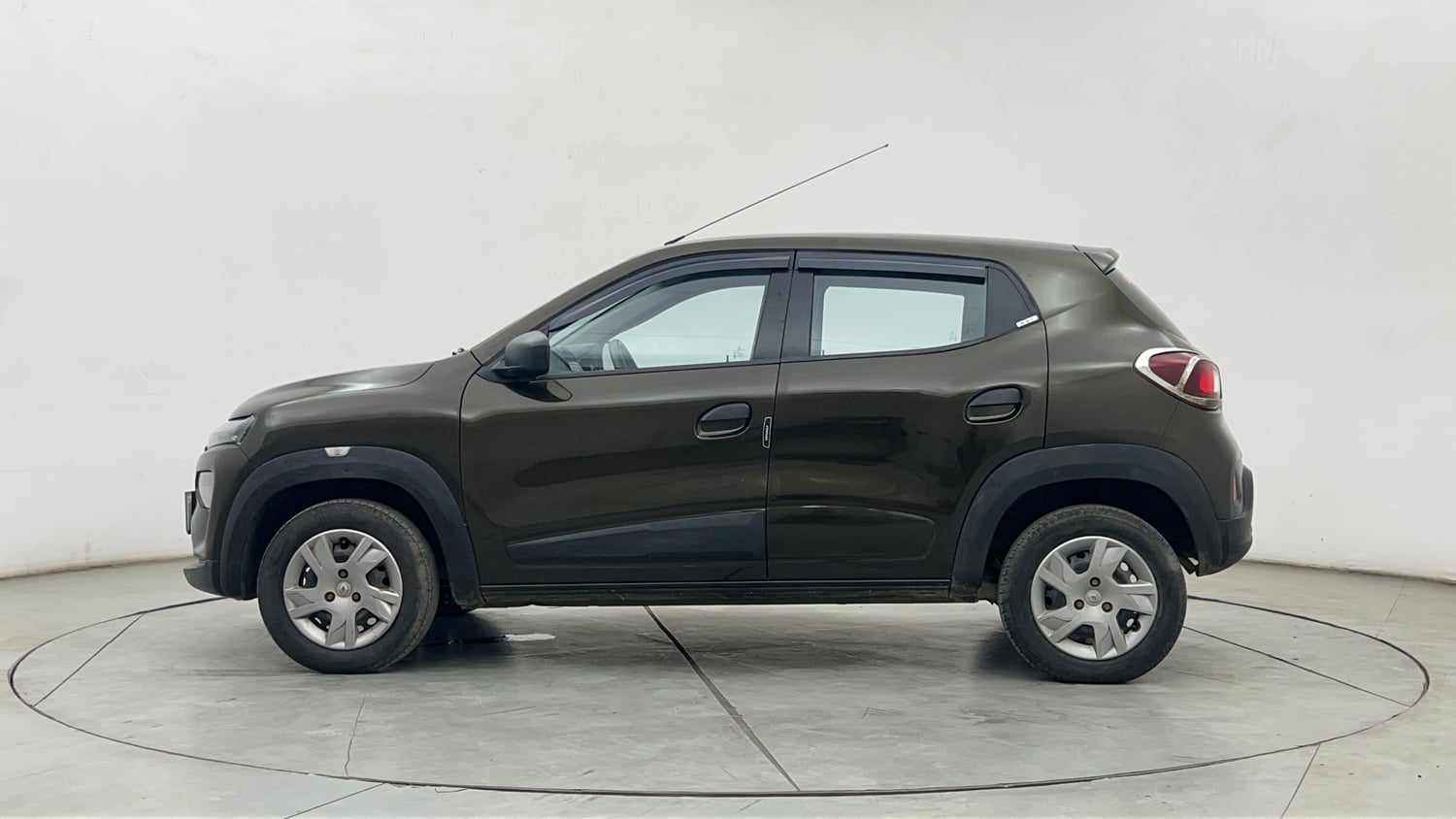 Used 2021 Renault Kwid RXT 1.0 (O) Petrol Manual exterior LEFT SIDE VIEW