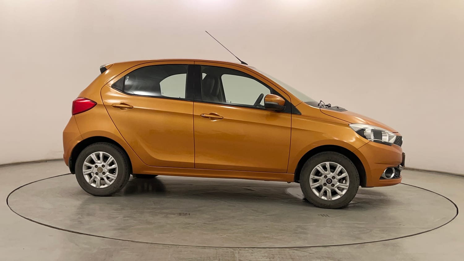 Used 2018 Tata Tiago Revotron XZ Petrol Manual exterior RIGHT SIDE VIEW