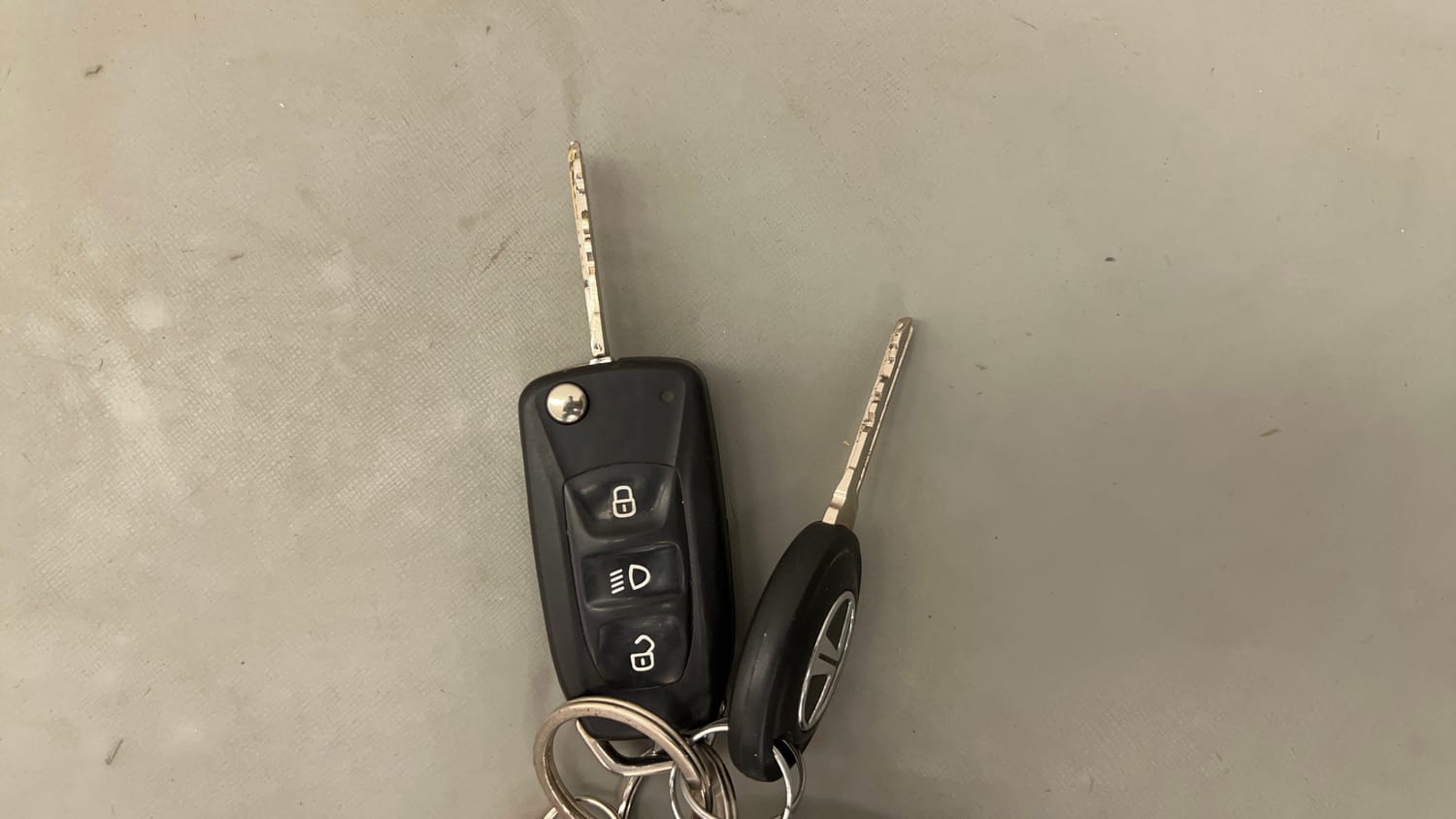 Used 2018 Tata Tiago Revotron XZ Petrol Manual extra CAR KEY VIEW