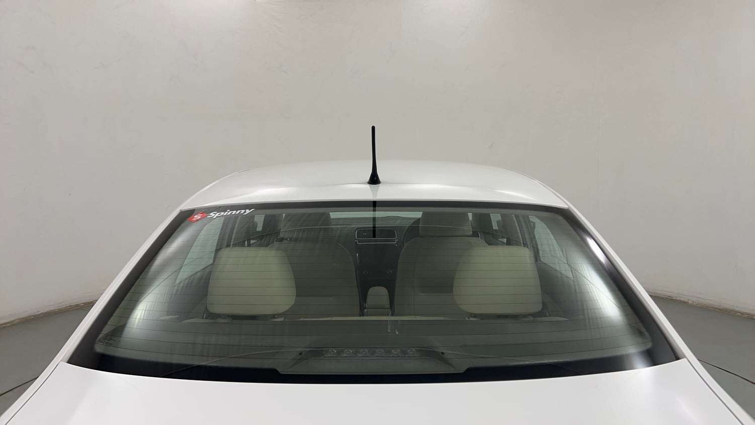 Used 2014 Volkswagen Vento Highline Petrol Petrol Manual exterior BACK WINDSHIELD VIEW