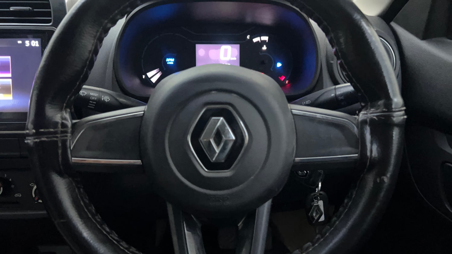 Used 2022 Renault Kwid RXT 1.0 Petrol Manual top_features Airbags
