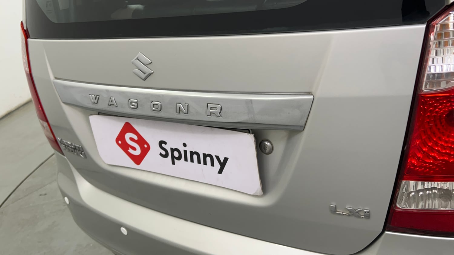 Used 2014 Maruti Suzuki Wagon R LXI CNG Cng Manual dents MINOR DENT