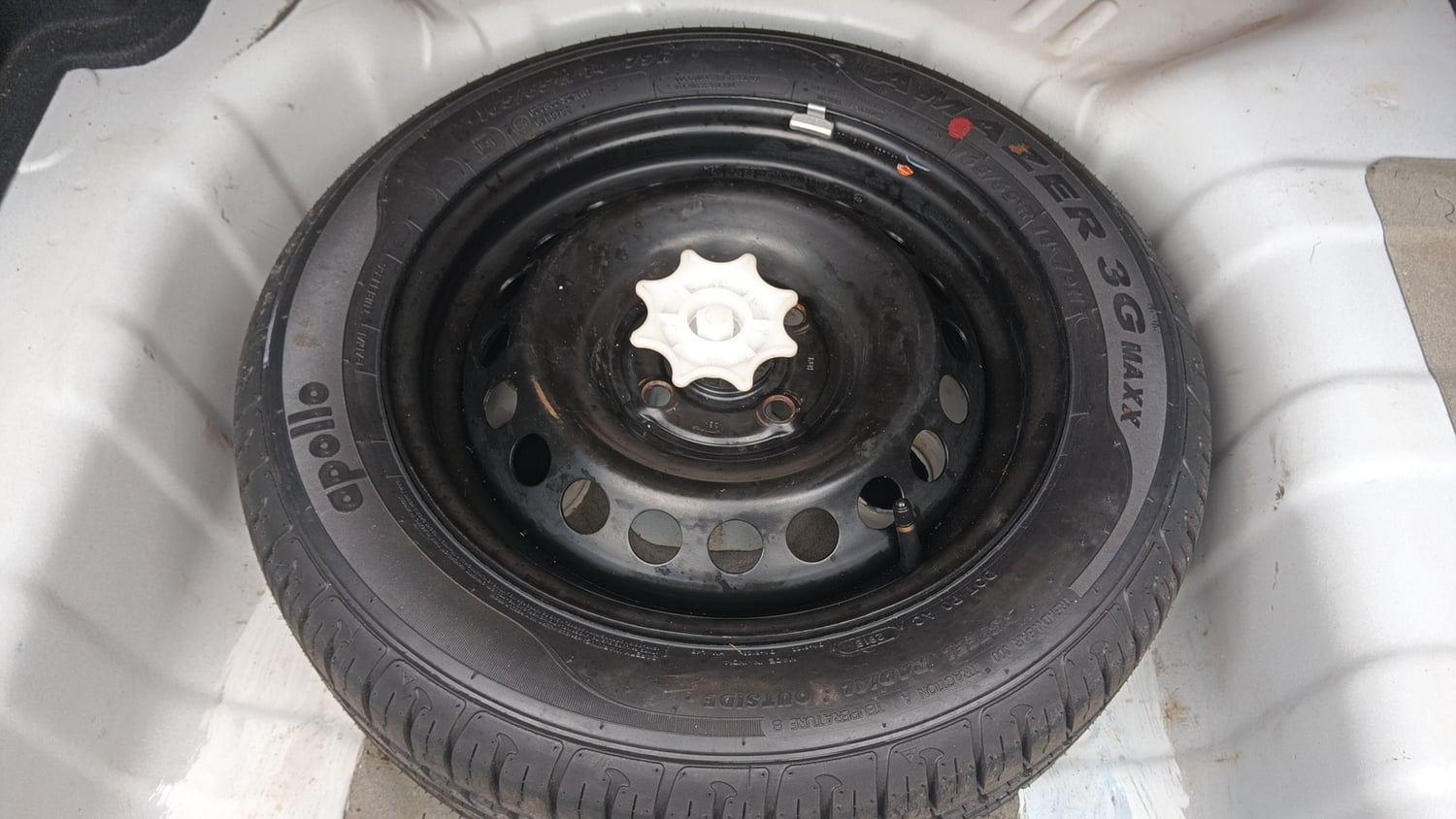 Used 2018 Hyundai Xcent SX Petrol Manual tyres SPARE TYRE VIEW